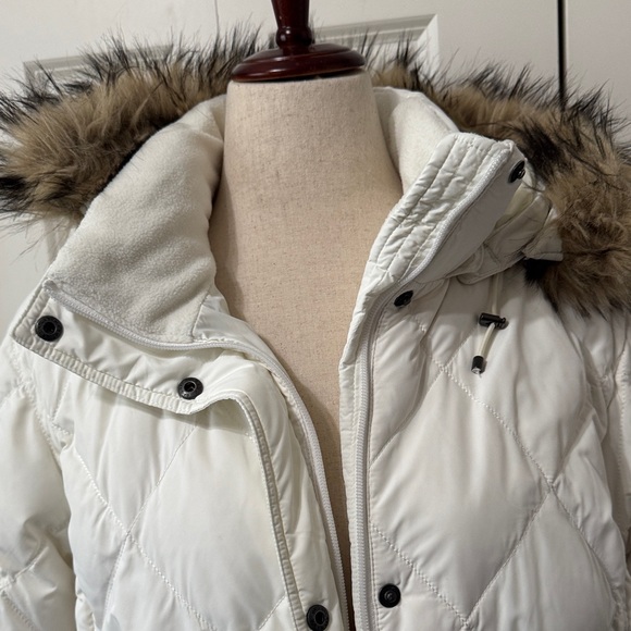 Lands' End Off White Puffer Jacket with Faux Fur Hood - Picture 11 of 15